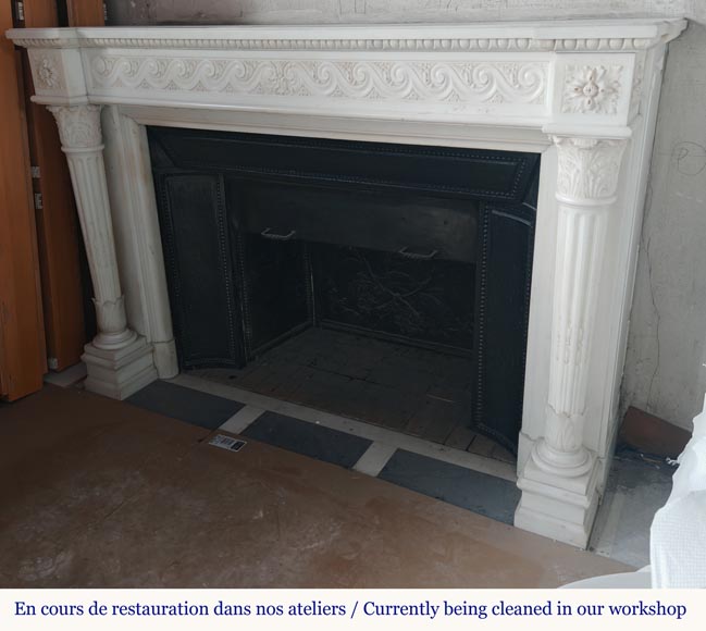 Grande cheminée de style Louis XVI aux colonnes corinthiennes Grande cheminée de style Louis XVI aux colonnes corinthiennes-7