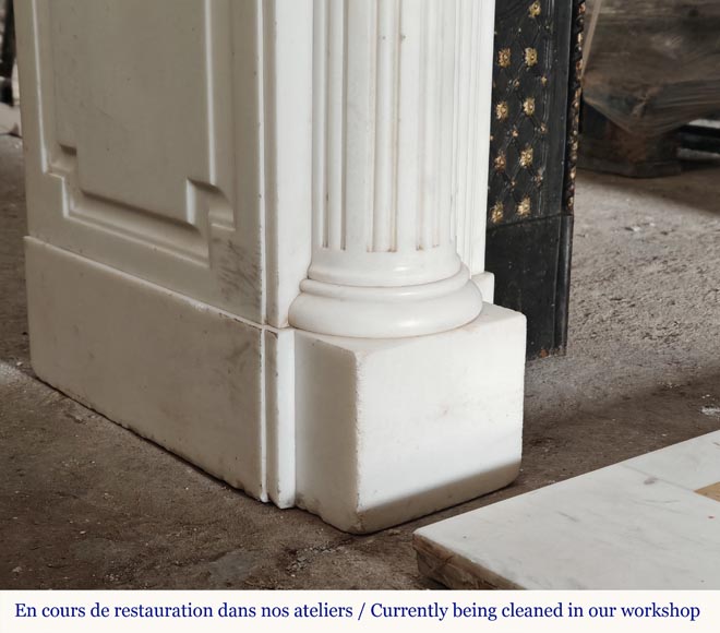 Cheminée de style Louis XVI en marbre statuaire à colonnes ionique Cheminée de style Louis XVI en marbre statuaire à colonnes ionique-9
