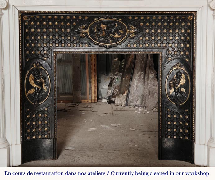 Cheminée de style Louis XVI en marbre statuaire à colonnes ionique Cheminée de style Louis XVI en marbre statuaire à colonnes ionique-14