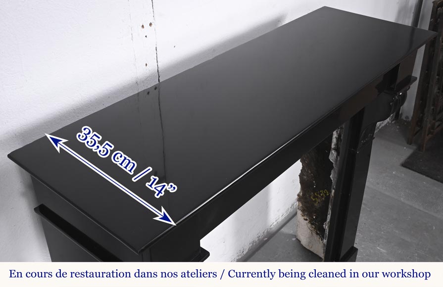 Cheminée de style Napoléon III à modillons, en marbre noir fin de Belgique Cheminée de style Napoléon III à modillons, en marbre noir fin de Belgique-9