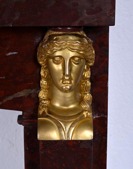 Cheminée d'époque Empire en marbre Rouge Griotte, bronzes ( attribués à Thomire ) Cheminée d'époque Empire en marbre Rouge Griotte, bronzes ( attribués à Thomire )-10