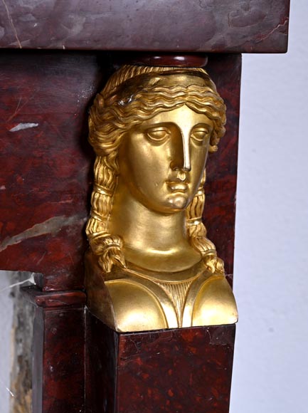 Cheminée d'époque Empire en marbre Rouge Griotte, bronzes ( attribués à Thomire ) Cheminée d'époque Empire en marbre Rouge Griotte, bronzes ( attribués à Thomire )-11