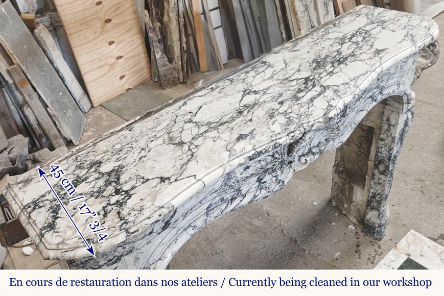 Grande cheminée de style Louis XV décorée d'une large coquille, en marbre de Seravezza Grande cheminée de style Louis XV décorée d'une large coquille, en marbre de Seravezza-13