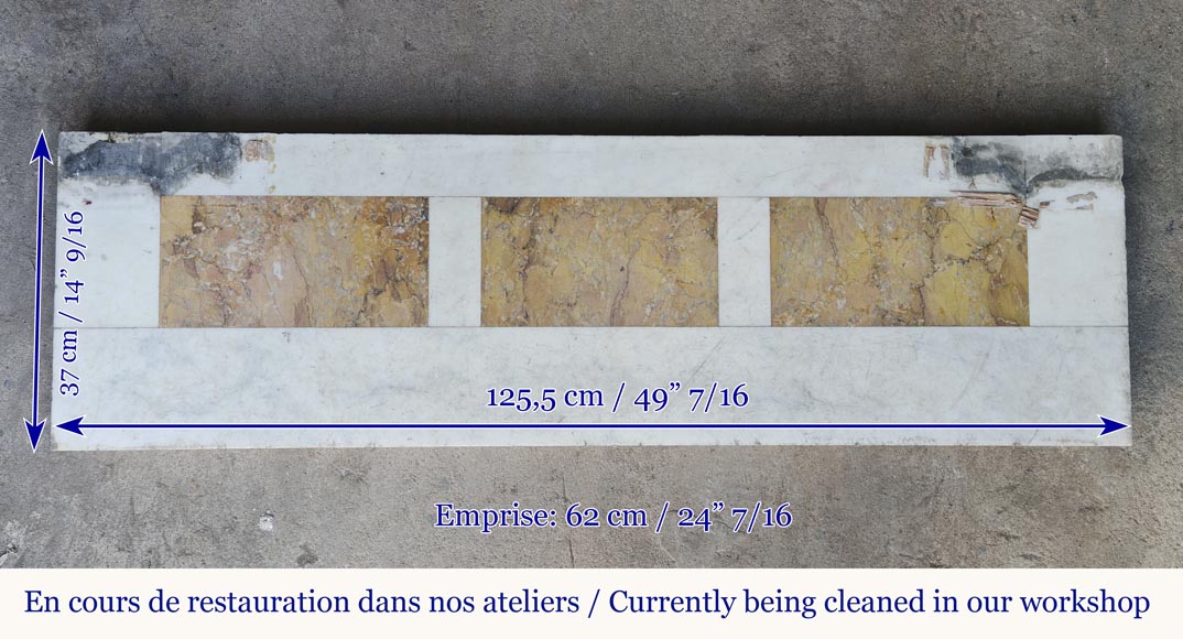 Cheminée de style Louis XVI bicolore en blanc de Carrare et jaune de Sienne, décorée de vases fleuris Cheminée de style Louis XVI bicolore en blanc de Carrare et jaune de Sienne, décorée de vases fleuris-8