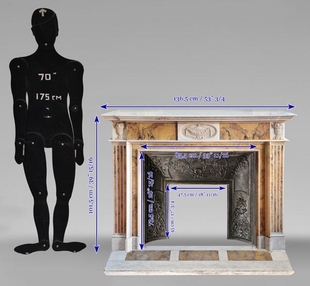 Cheminée de style Louis XVI bicolore en blanc de Carrare et jaune de Sienne, décorée de vases fleuris Cheminée de style Louis XVI bicolore en blanc de Carrare et jaune de Sienne, décorée de vases fleuris-10
