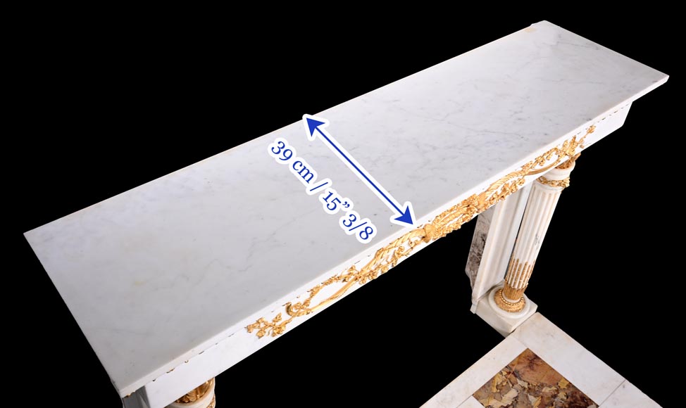 Très belle cheminée ancienne de style Louis XVI en marbre Carrare statuaire à colonnes en forme de carquois, d'après le modèle du Château de Fontainebleau Très belle cheminée ancienne de style Louis XVI en marbre Carrare statuaire à colonnes en forme de carquois, d'après le modèle du Château de Fontainebleau-12