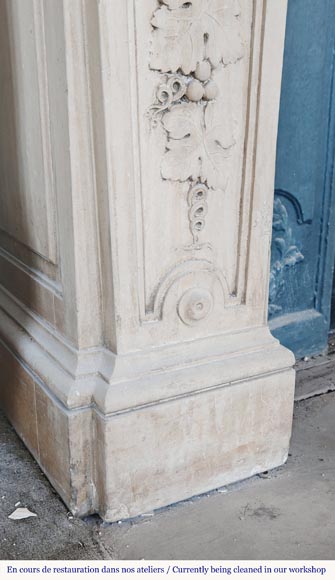 Cheminée de style Napoléon III en pierre sculpté, au décor végétal Cheminée de style Napoléon III en pierre sculpté, au décor végétal-6