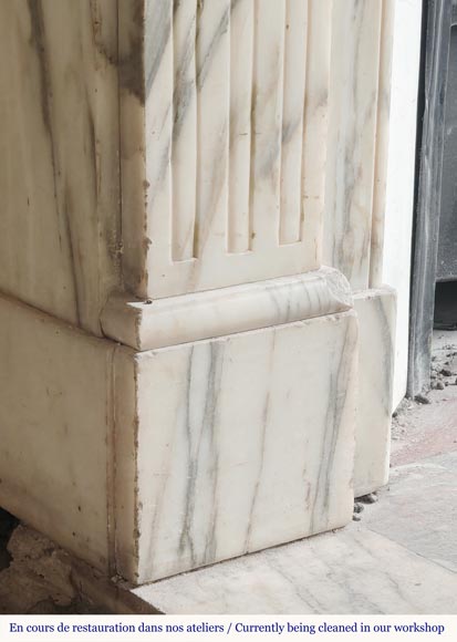 Cheminée de style Louis XVI à décor de bronze en marbre Arabescato Cheminée de style Louis XVI à décor de bronze en marbre Arabescato-4