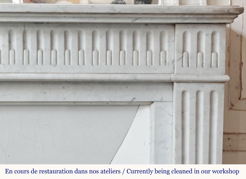 Cheminée de style Louis XVI en marbre de Carrare, décoré de cannelures rudentées Cheminée de style Louis XVI en marbre de Carrare, décoré de cannelures rudentées-6