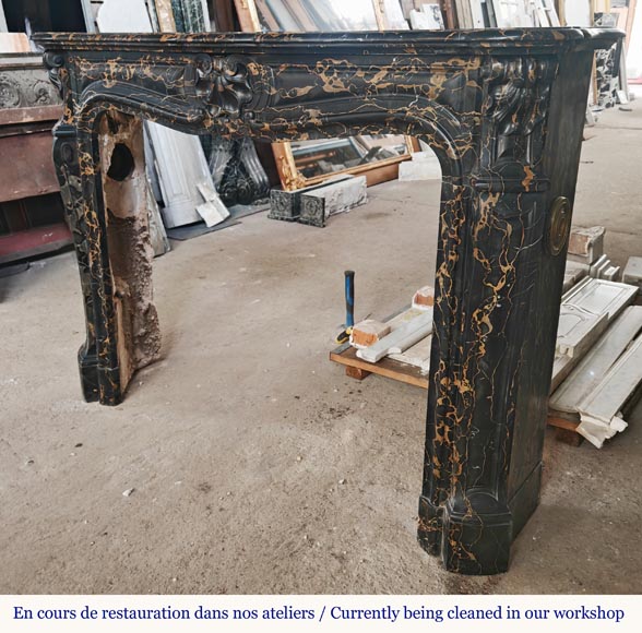 Cheminée de style Louis XV à coquilles, en marbre Portor Cheminée de style Louis XV à coquilles, en marbre Portor-6