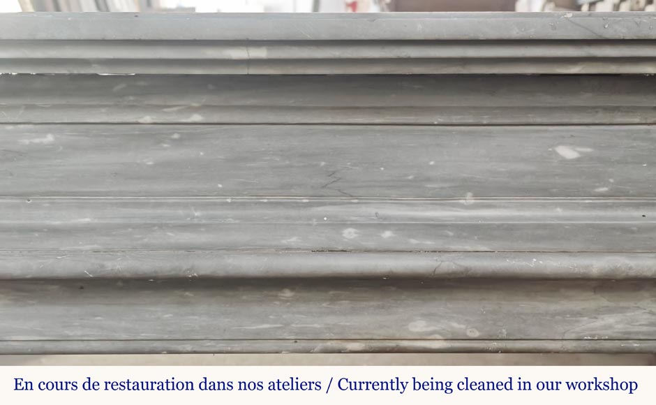 Cheminée de style Louis XVI en marbre bleu turquin, à simple cannelure Cheminée de style Louis XVI en marbre bleu turquin, à simple cannelure-1