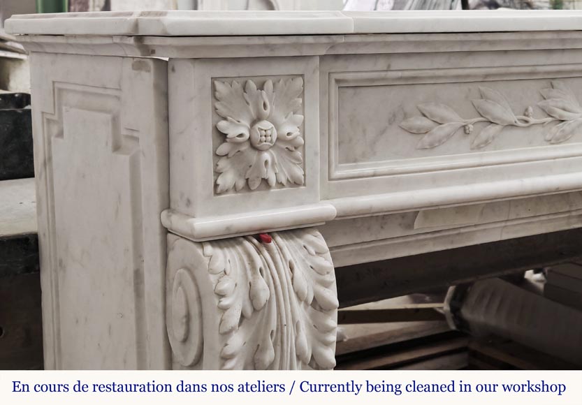 Cheminée de style Louis XVI à feuille d'acanthe, en marbre de Carrare Cheminée de style Louis XVI à feuille d'acanthe, en marbre de Carrare-6