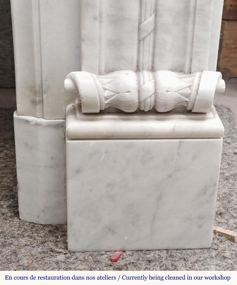 Cheminée de style Louis XVI à feuille d'acanthe, en marbre de Carrare Cheminée de style Louis XVI à feuille d'acanthe, en marbre de Carrare-11