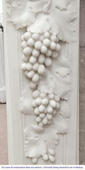 Cheminée de style Napoléon III en marbre statuaire, à décor de fruits et tête de bouc Cheminée de style Napoléon III en marbre statuaire, à décor de fruits et tête de bouc-8