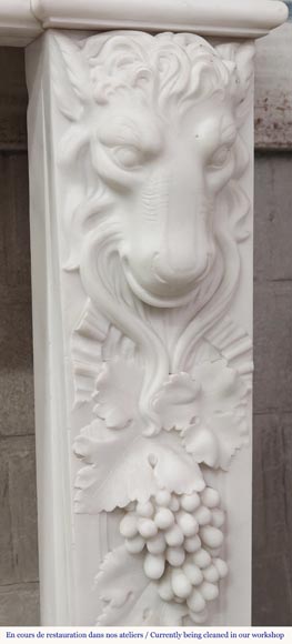 Cheminée de style Napoléon III en marbre statuaire, à décor de fruits et tête de bouc Cheminée de style Napoléon III en marbre statuaire, à décor de fruits et tête de bouc-12