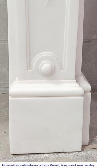 Cheminée de style Napoléon III en marbre statuaire, à décor de fruits et tête de bouc Cheminée de style Napoléon III en marbre statuaire, à décor de fruits et tête de bouc-13