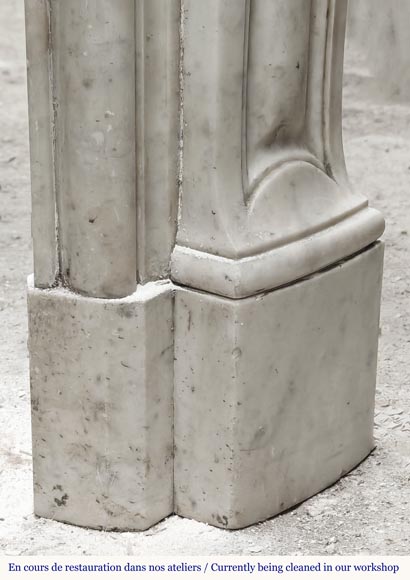 Cheminée style Louis XV en marbre de Carrare décorée d'une coquille Cheminée style Louis XV en marbre de Carrare décorée d'une coquille-8