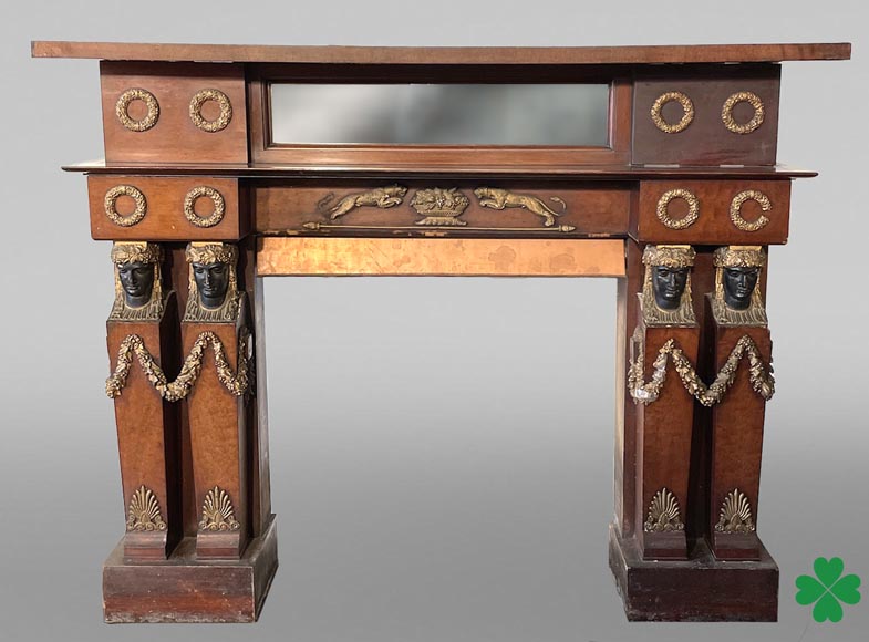 Cheminée d'époque Empire en noyer, ornée de cariatides Cheminée d'époque Empire en noyer, ornée de cariatides-0