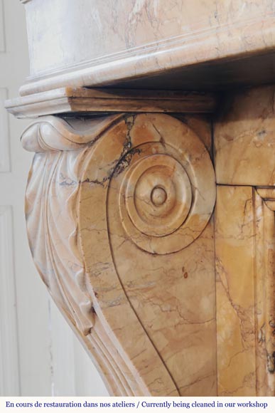 Cheminée patte de lion d'époque Restauration, en marbre Jaune de Sienne Cheminée patte de lion d'époque Restauration, en marbre Jaune de Sienne-5