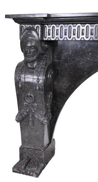 Cheminée en granite noir sculpté – XVIIIe siècle Cheminée en granite noir sculpté – XVIIIe siècle-4