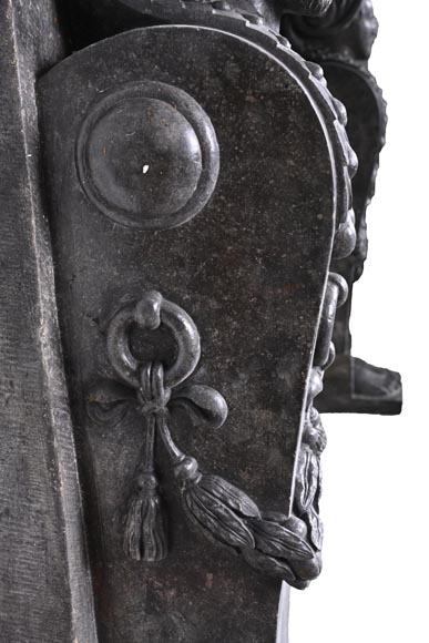 Cheminée en granite noir sculpté – XVIIIe siècle Cheminée en granite noir sculpté – XVIIIe siècle-6