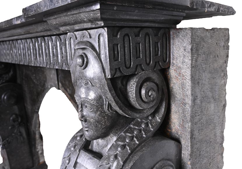 Cheminée en granite noir sculpté – XVIIIe siècle Cheminée en granite noir sculpté – XVIIIe siècle-11