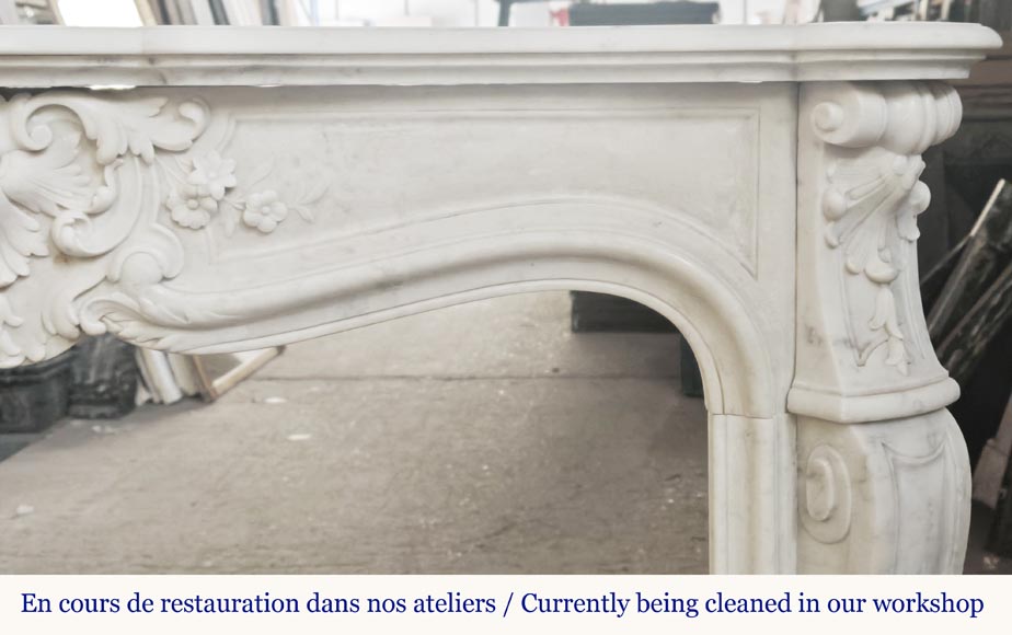 Cheminée de style Louis XV en marbre de Carrare à palmette fleurie Cheminée de style Louis XV en marbre de Carrare à palmette fleurie-8