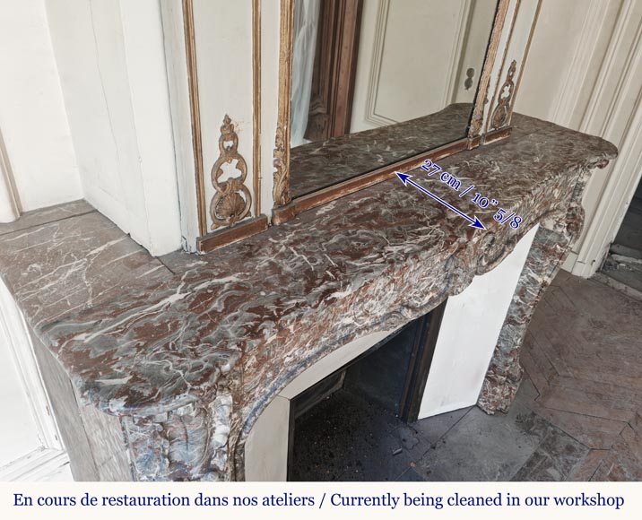 Cheminée d'époque Louis XV en Rouge Royal, décorée d'une palmette Cheminée d'époque Louis XV en Rouge Royal, décorée d'une palmette-11