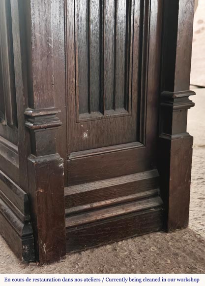 Cheminée de style Néogothique à décor de plis de serviette, en bois de chêne Cheminée de style Néogothique à décor de plis de serviette, en bois de chêne-5