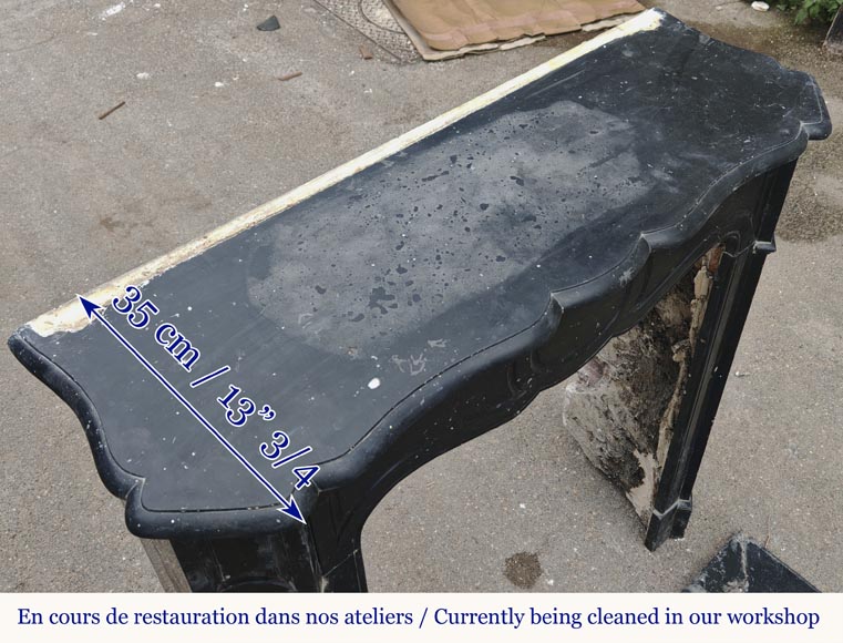 Petite cheminée de style Louis XV modèle Pompadour en marbre noir moucheté Petite cheminée de style Louis XV modèle Pompadour en marbre noir moucheté-9