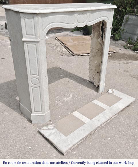 Cheminée de style Louis XV modèle Pompadour, en marbre de Carrare Cheminée de style Louis XV modèle Pompadour, en marbre de Carrare-2