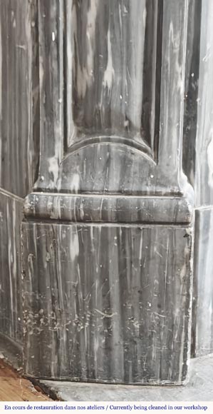 Cheminée de style Louis XV modèle Pompadour, en marbre bleu Turquin Cheminée de style Louis XV modèle Pompadour, en marbre bleu Turquin-4