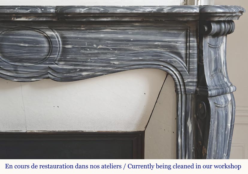 Cheminée de style Louis XV modèle Pompadour, en marbre bleu Turquin Cheminée de style Louis XV modèle Pompadour, en marbre bleu Turquin-6