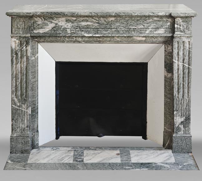 Cheminée de style Louis XVI moulurée en marbre Campan vert veiné blanc Cheminée de style Louis XVI moulurée en marbre Campan vert veiné blanc-0
