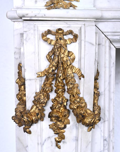 Cheminée de style Louis XVI en marbre de Carrare et bronze doré Cheminée de style Louis XVI en marbre de Carrare et bronze doré-5