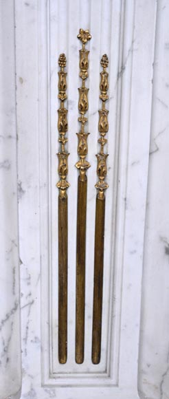 Cheminée de style Louis XVI en marbre de Carrare et bronze doré Cheminée de style Louis XVI en marbre de Carrare et bronze doré-6