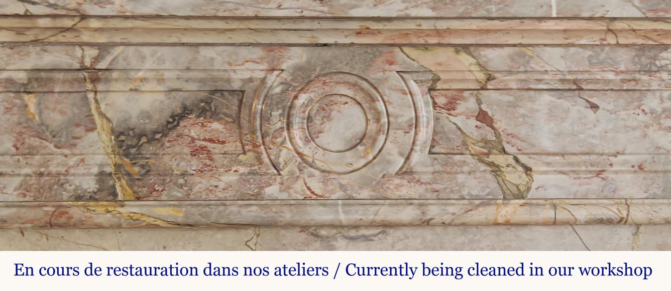 Cheminée de style Louis XVI an angle arrondie, en marbre Sarrancolin Cheminée de style Louis XVI an angle arrondie, en marbre Sarrancolin-1