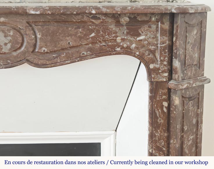 Cheminée de style Louis XV modèle Pompadour plate, en marbre rouge du Nord Cheminée de style Louis XV modèle Pompadour plate, en marbre rouge du Nord-5