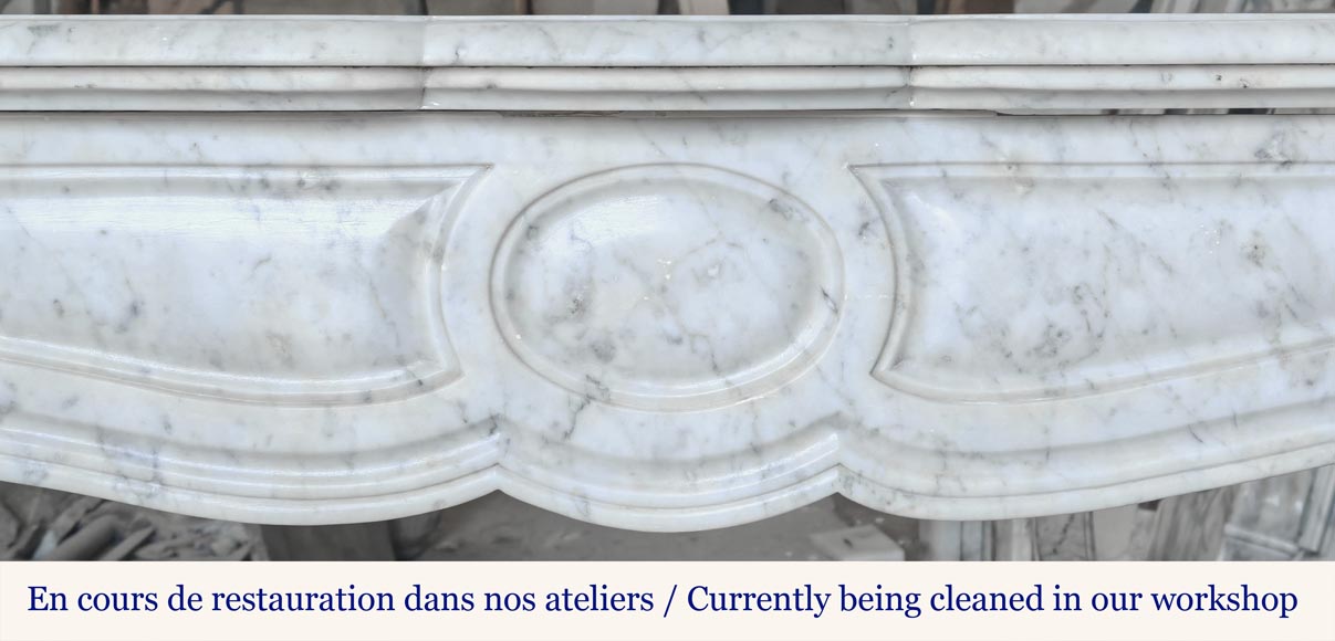 Cheminée de style Louis XV modèle Pompadour, en marbre de Carrare Cheminée de style Louis XV modèle Pompadour, en marbre de Carrare-1