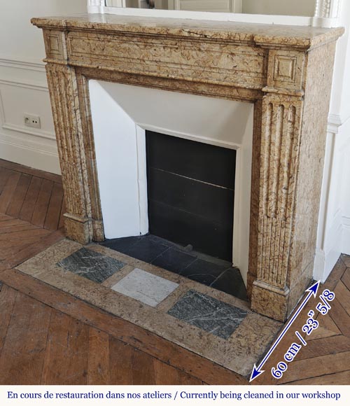 Cheminée moulurée de style Louis XVI, en marbre jaune Cheminée moulurée de style Louis XVI, en marbre jaune-4