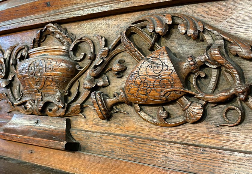 Cheminée en chêne avec bas-reliefs en plâtre imitation bronze, datée de 1896 Cheminée en chêne avec bas-reliefs en plâtre imitation bronze, datée de 1896-4