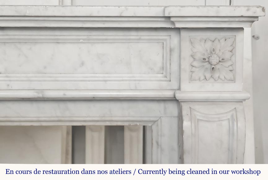 Cheminée de style Louis XVI à tournesols, en marbre de Carrare Cheminée de style Louis XVI à tournesols, en marbre de Carrare-6