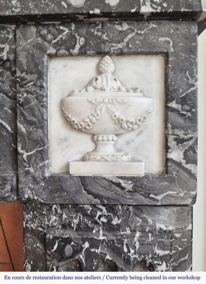 Cheminée Louis XVI d'époque bicolore, en gris Saint Anne statuaire Cheminée Louis XVI d'époque bicolore, en gris Saint Anne statuaire-4