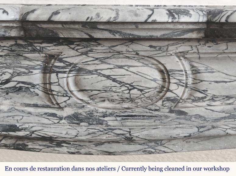 Cheminée de style Louis XV modèle Pompadour galbé, en bleu fleuri Cheminée de style Louis XV modèle Pompadour galbé, en bleu fleuri-1