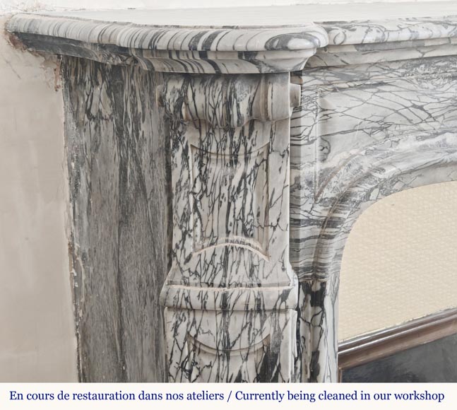 Cheminée de style Louis XV modèle Pompadour galbé, en bleu fleuri Cheminée de style Louis XV modèle Pompadour galbé, en bleu fleuri-3