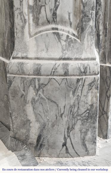 Cheminée de style Louis XV modèle Pompadour galbé, en bleu fleuri Cheminée de style Louis XV modèle Pompadour galbé, en bleu fleuri-4