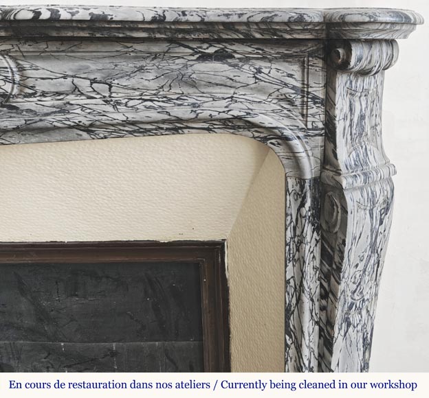 Cheminée de style Louis XV modèle Pompadour galbé, en bleu fleuri Cheminée de style Louis XV modèle Pompadour galbé, en bleu fleuri-6