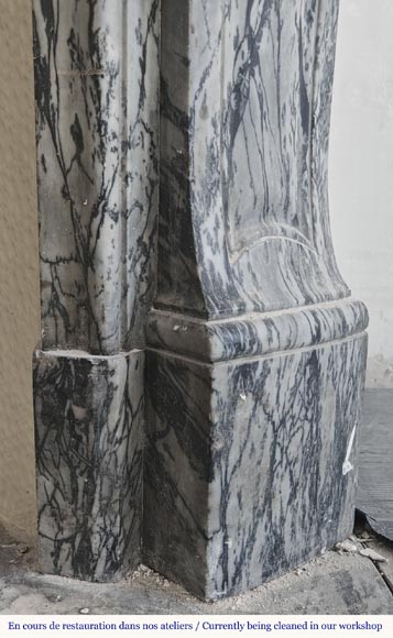 Cheminée de style Louis XV modèle Pompadour galbé, en bleu fleuri Cheminée de style Louis XV modèle Pompadour galbé, en bleu fleuri-7