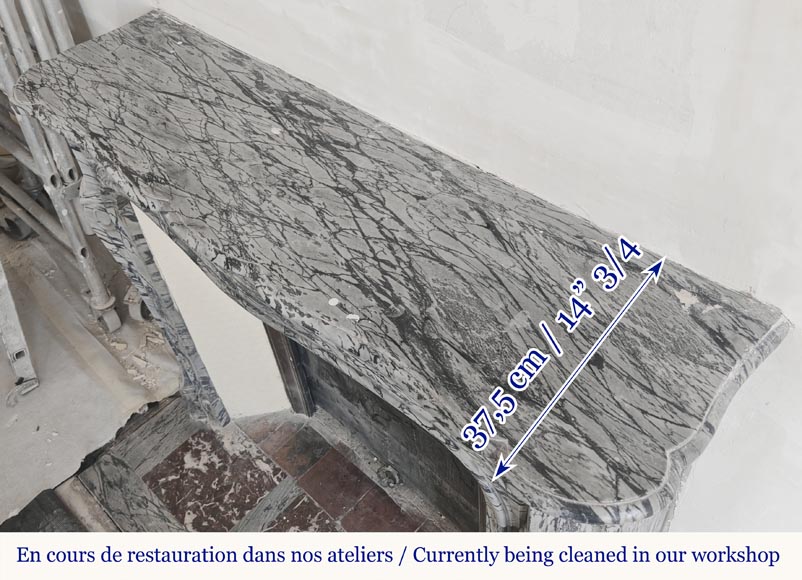 Cheminée de style Louis XV modèle Pompadour galbé, en bleu fleuri Cheminée de style Louis XV modèle Pompadour galbé, en bleu fleuri-9