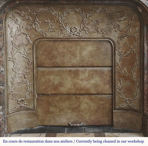 Cheminée de style Régence en marbre Rouge Royal Cheminée de style Régence en marbre Rouge Royal-5